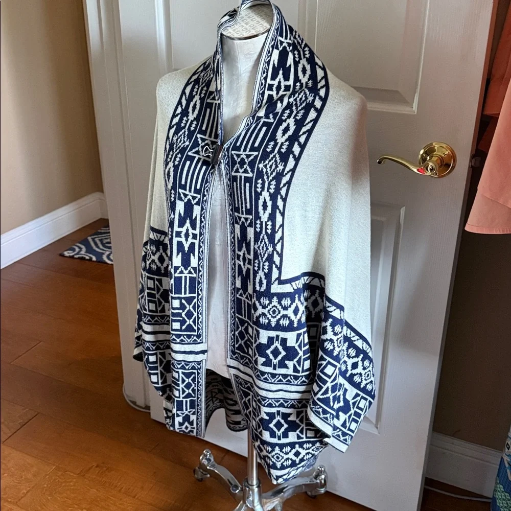 Women’s Southwestern Aztec Print Oversized Poncho Wrap Navy/Cream Reversible